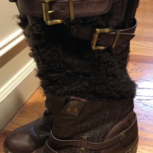 Boot - Picture 2 of 4